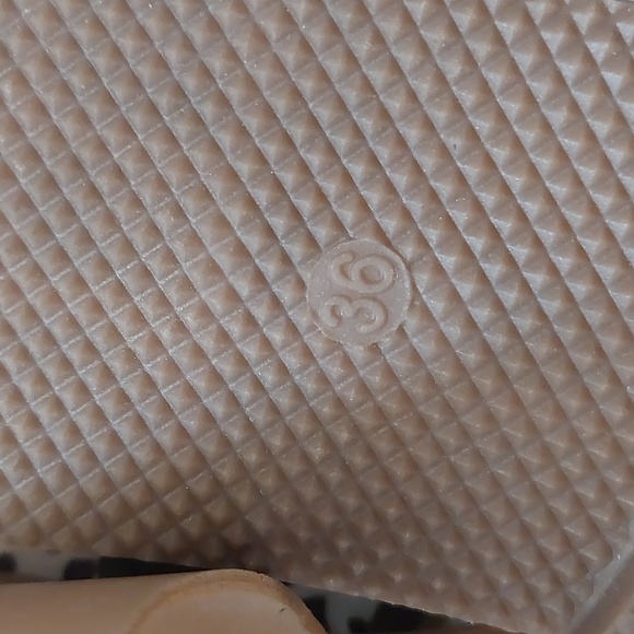 Sandals - Picture 8 of 8